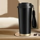 thumbnail image 5 of Taza de café aislada de acero inoxidable 500ml | Termo al vacío 304 con pajita, tapa impermeable, correa de nailon | Bebidas calientes y frías, vaso portátil de viaje, blanco/negro/rojo, duradero, 5 of 6