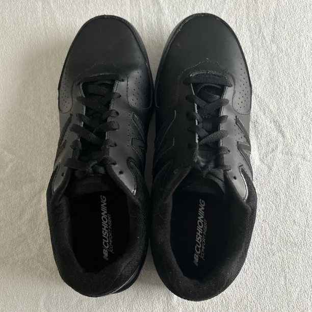 New Balance Men's MW411BK2 Black Walking Shoes Size 10.5 4E