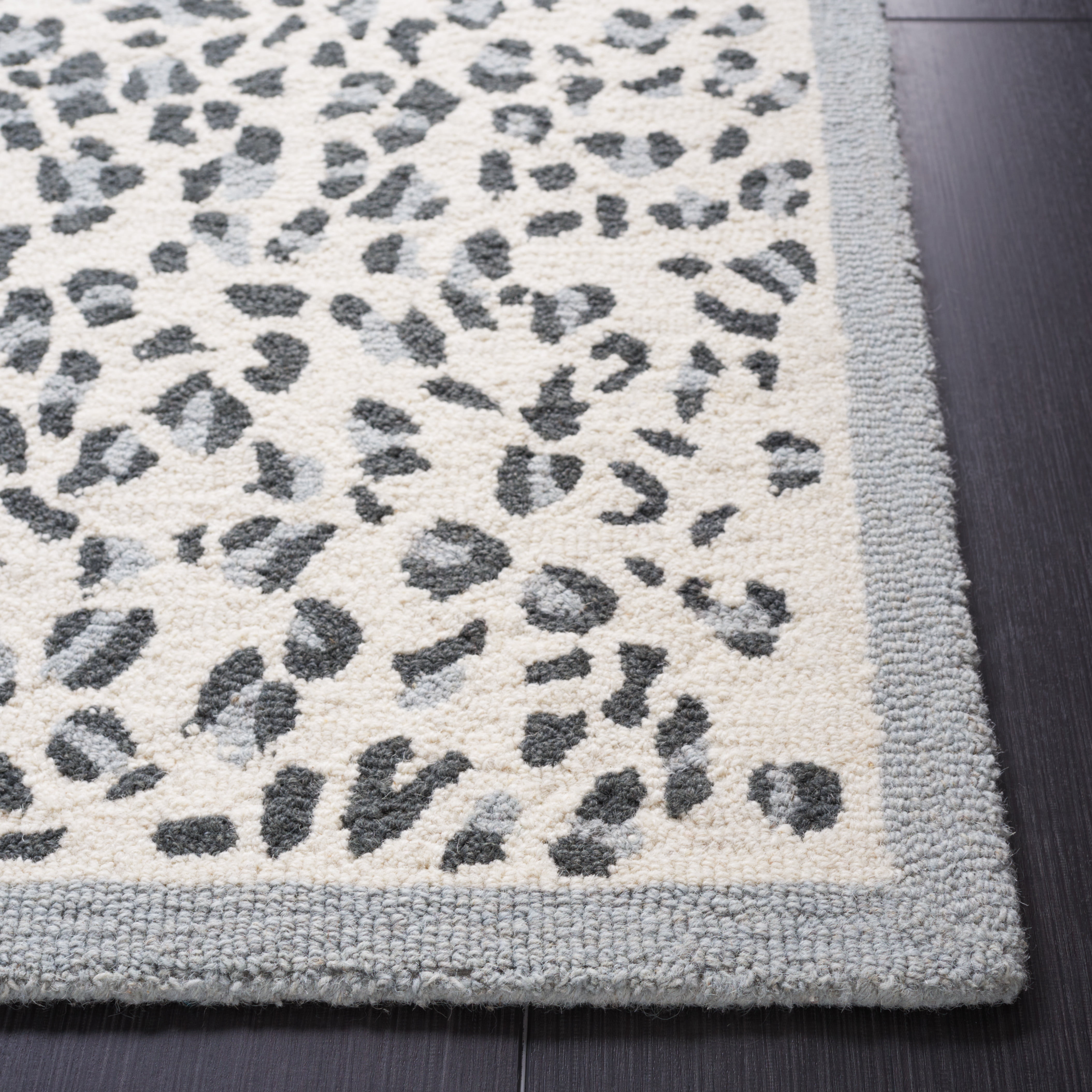 SAFAVIEH Metro Drew Animal Runner Rug, Grey/Ivory, 2'3" x 9'