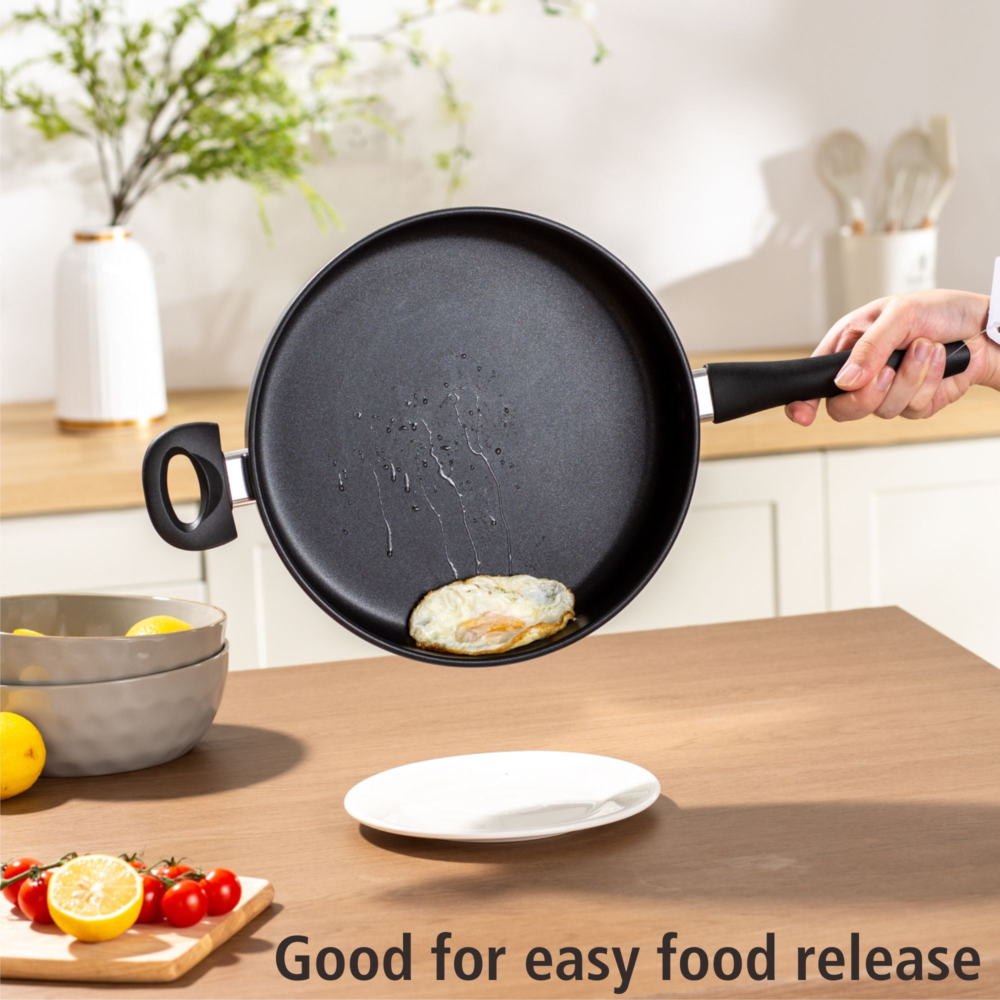 Mainstays 4 Quart Multi-Use Non-Stick 28cm Black Jumbo Cooker Frying Pan with Glass Lid