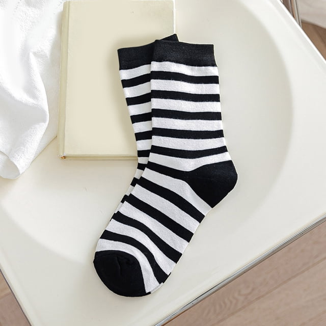 Chaussettes d'Hiver pour Femmes Chaussettes Mi-Mollet Automne et Hiver Rayures Imprimées Chaussettes Chaudes Chaussettes de Sport Chaussettes Multicolores