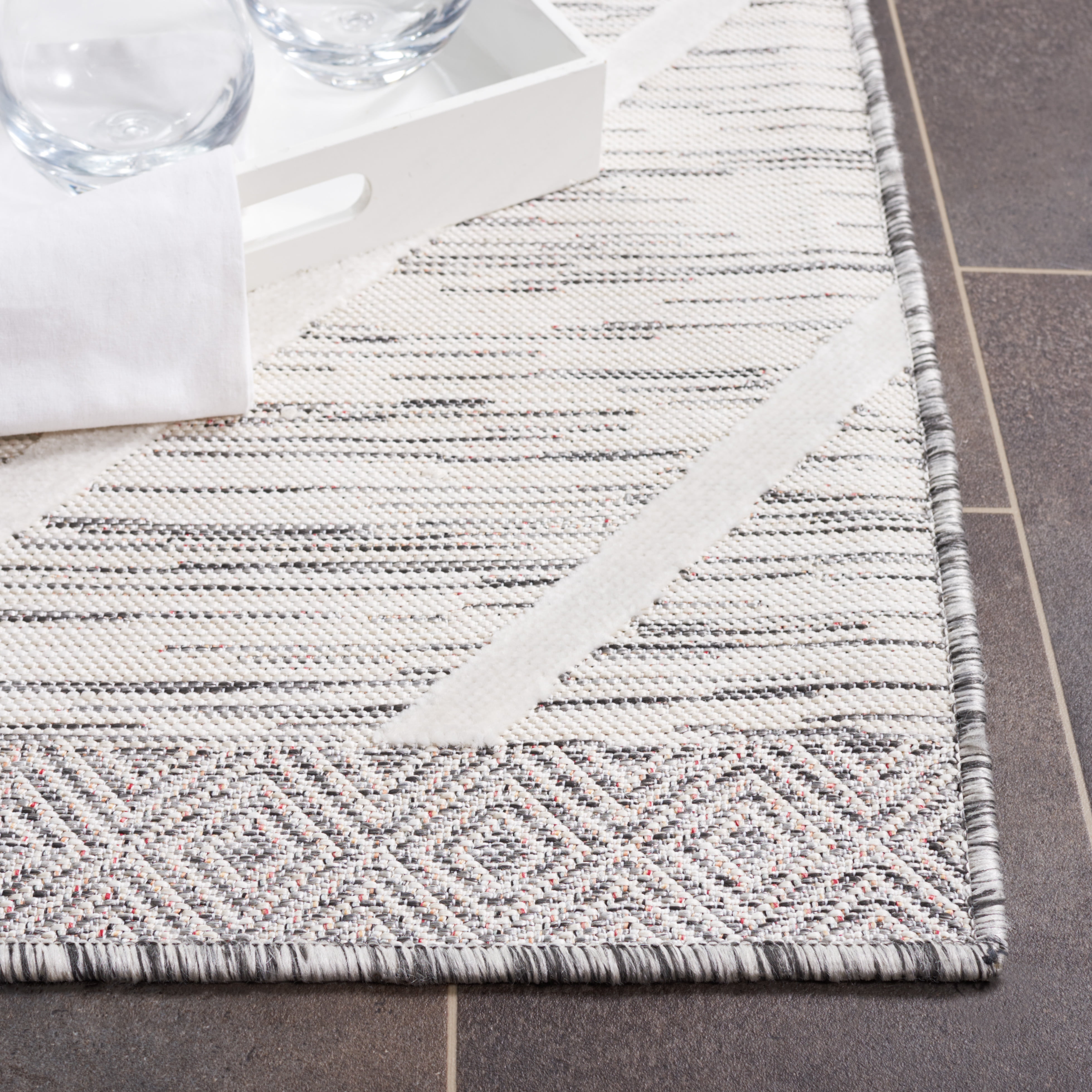 SAFAVIEH Cabana Dusko Diamond Indoor/Outdoor Area Rug, Ivory/Grey, 5'1" x 7'6"