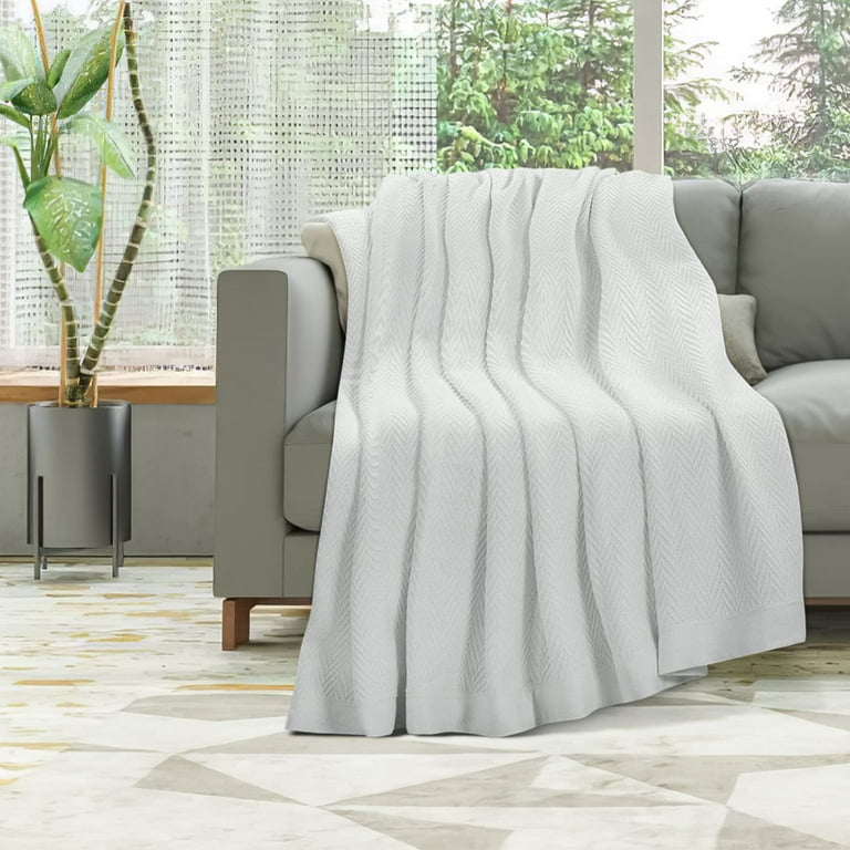 White cotton online blankets queen size