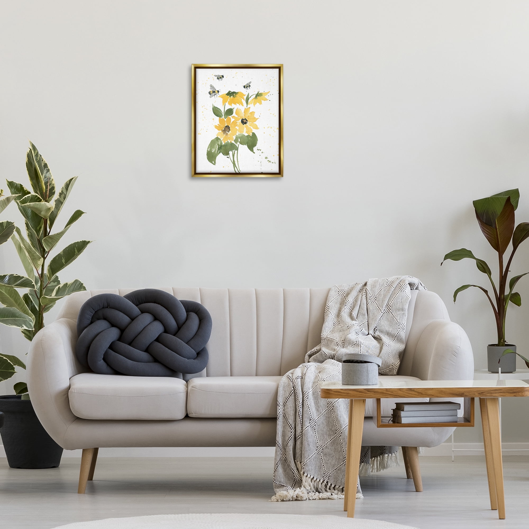 Stupell Industries Bumble Bees & Daisies Botanical & Floral Painting Gold Floater Framed Art Print Wall Art, 17 x 21