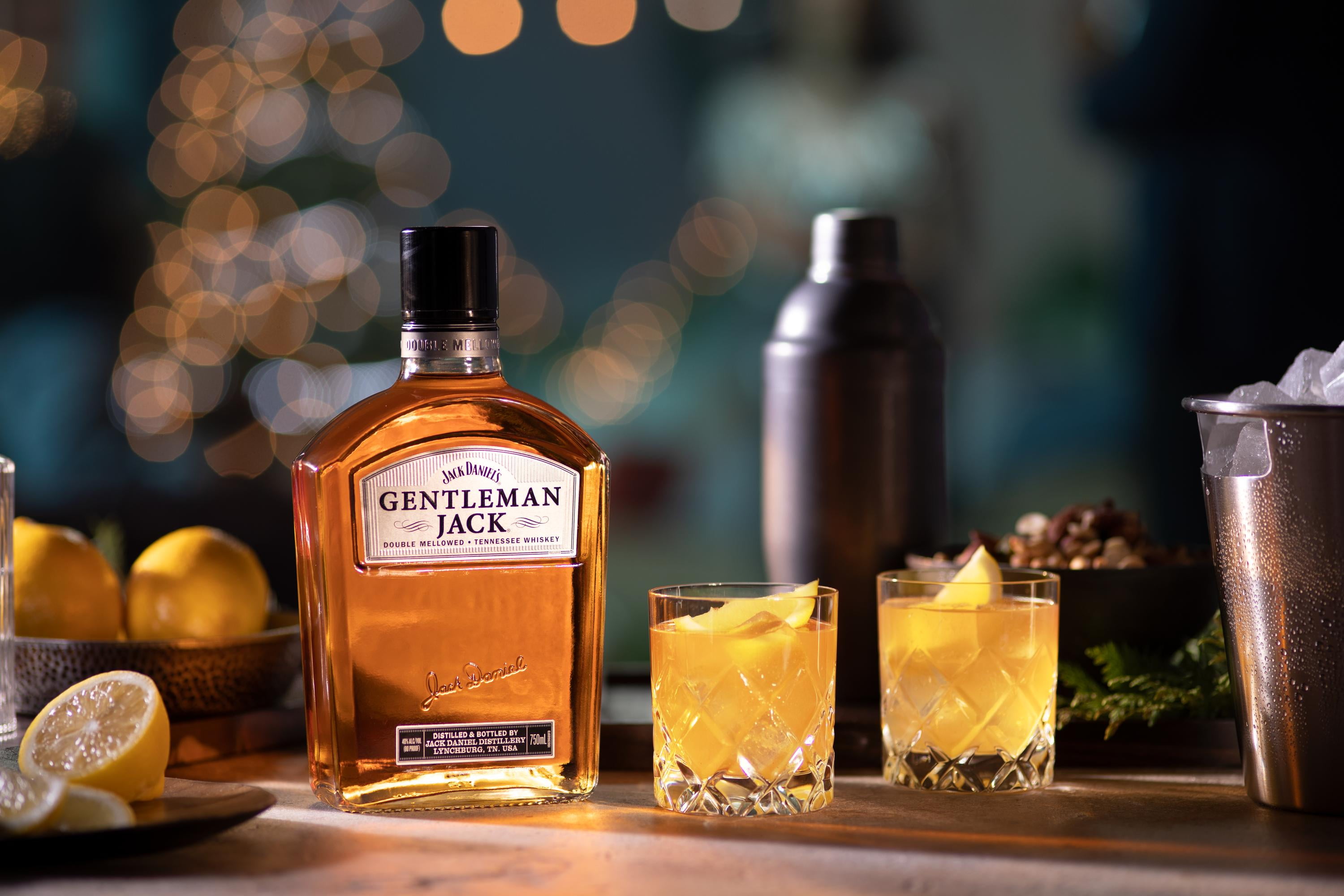 Jack Daniels Gentleman Jack Tennesse Whiskey, 750ml W/ Sour