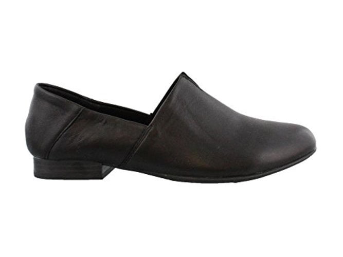 boc black mules