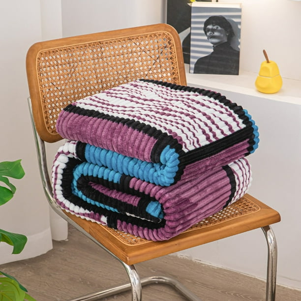 Manta de Franela Morada Suave y Cálida para El Verano | Edredón para Siestas de 99 X 150 Cm | 100% Poliéster | Manta Ligera y Acogedora para El Hogar y La Oficina