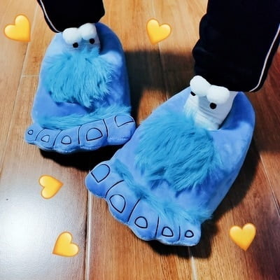 

CoCopeanut Summer Funny Men Slipers Simulation Giant Feet Five Fingers Beach Shoes Sliders Male Unisex Female Plush Fuzzy Shoes Slippers