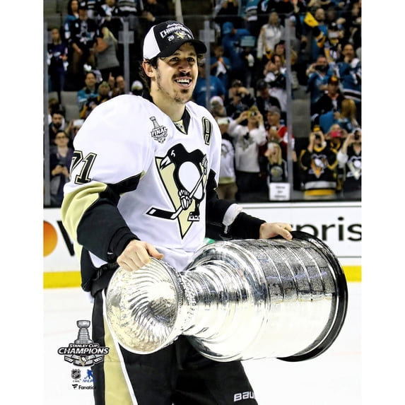 Evgeni Malkin Pittsburgh Penguins Unsigned 2016 Stanley Cup Champions Raising Cup Photograph
