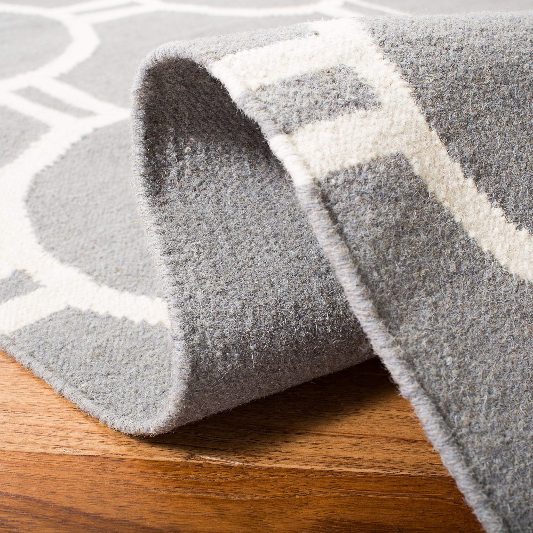 SAFAVIEH Dhurrie Sloane Geometric Circles Wool Area Rug, Grey/Ivory, 6' x 9'