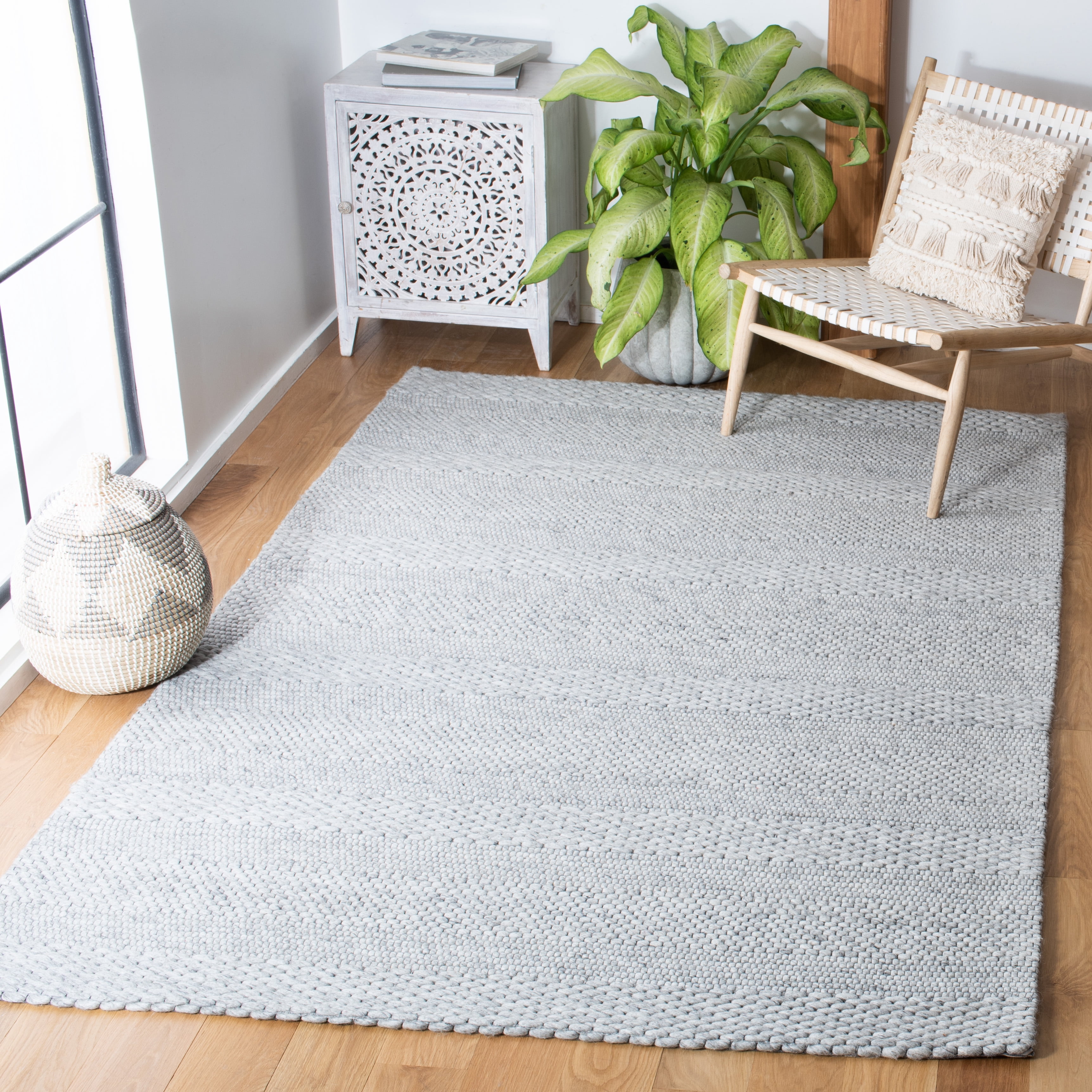 SAFAVIEH Marbella Cassarah Striped Area Rug, Silver/Grey, 4' x 6'