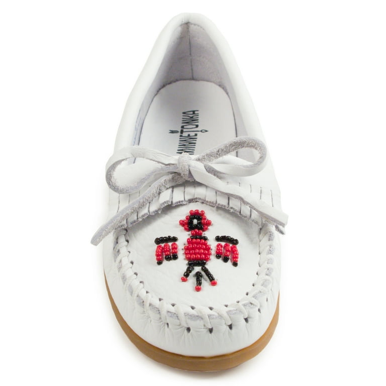 White shop minnetonka moccasins