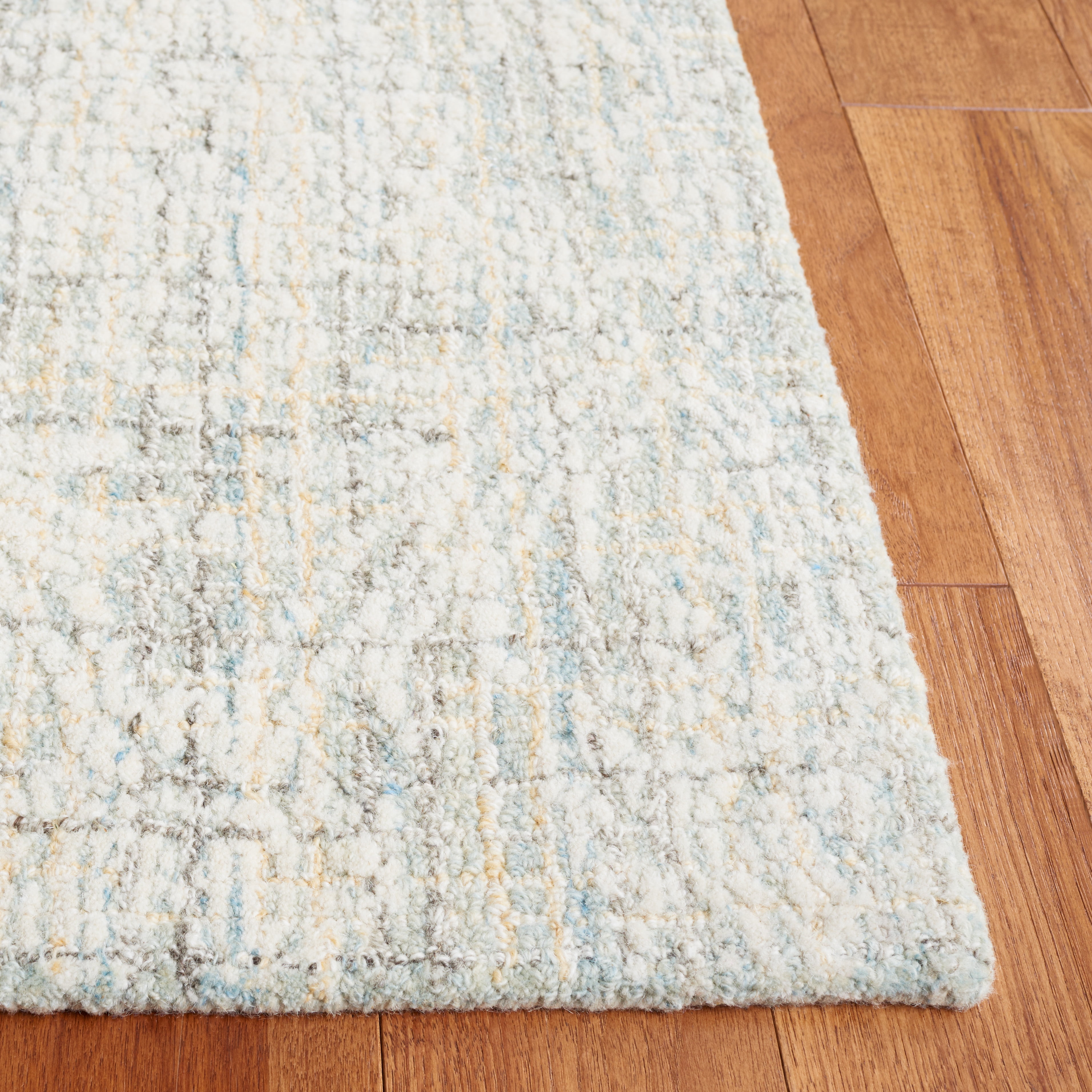 SAFAVIEH Ebony Acacia Diamond Area Rug, Light Blue/Ivory, 4' x 6'