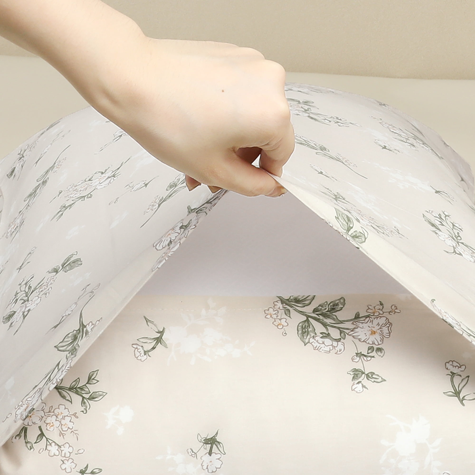Unique Bargains 2 pcs Pillowcase for Hair and Skin Soft Cotton Floral Pillow Cases Beige