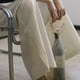 thumbnail image 4 of Bolso de botella de vino con pedrería y asa - Bolso de regalo de malla elástica beige para botellas de 750 ml • Diseño deslumbrante con cristales • Accesorio para bodas y fiestas, 4 of 4