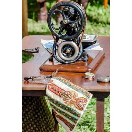 Antique Sewing Machine with Quilt Blocks Journal: 150 Page Lined Notebook/Diary
