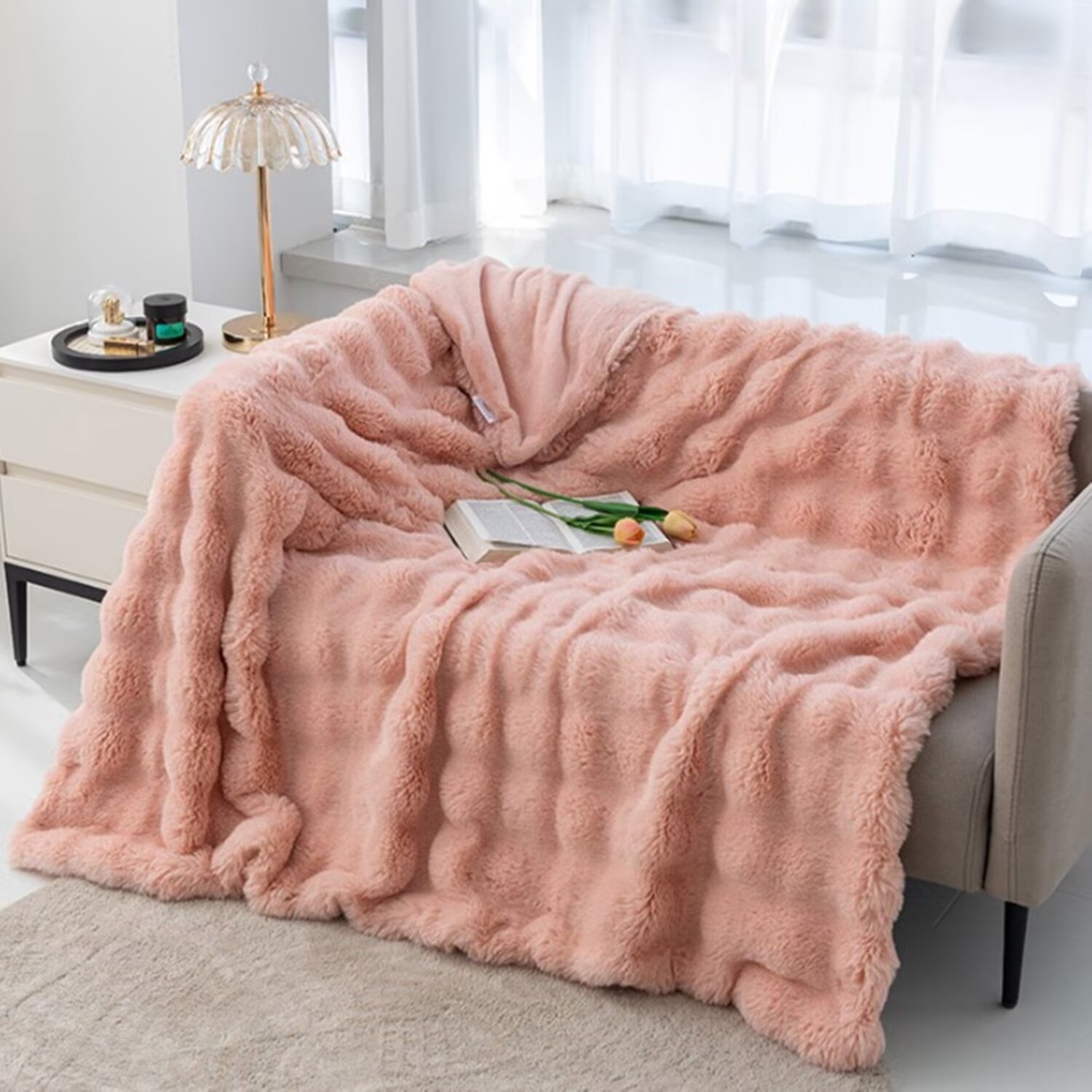 Luxurious Minky Blankets | Super Soft, Fuzzy, and Fluffy Faux Fur | Preppy Couch Covers & Throw Blankets | Ideal for Adults, Kids, Teens