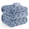 thumbnail image 1 of Manta Bedsure Ashley de forro polar azul para sofá tamaño king, 1 of 7