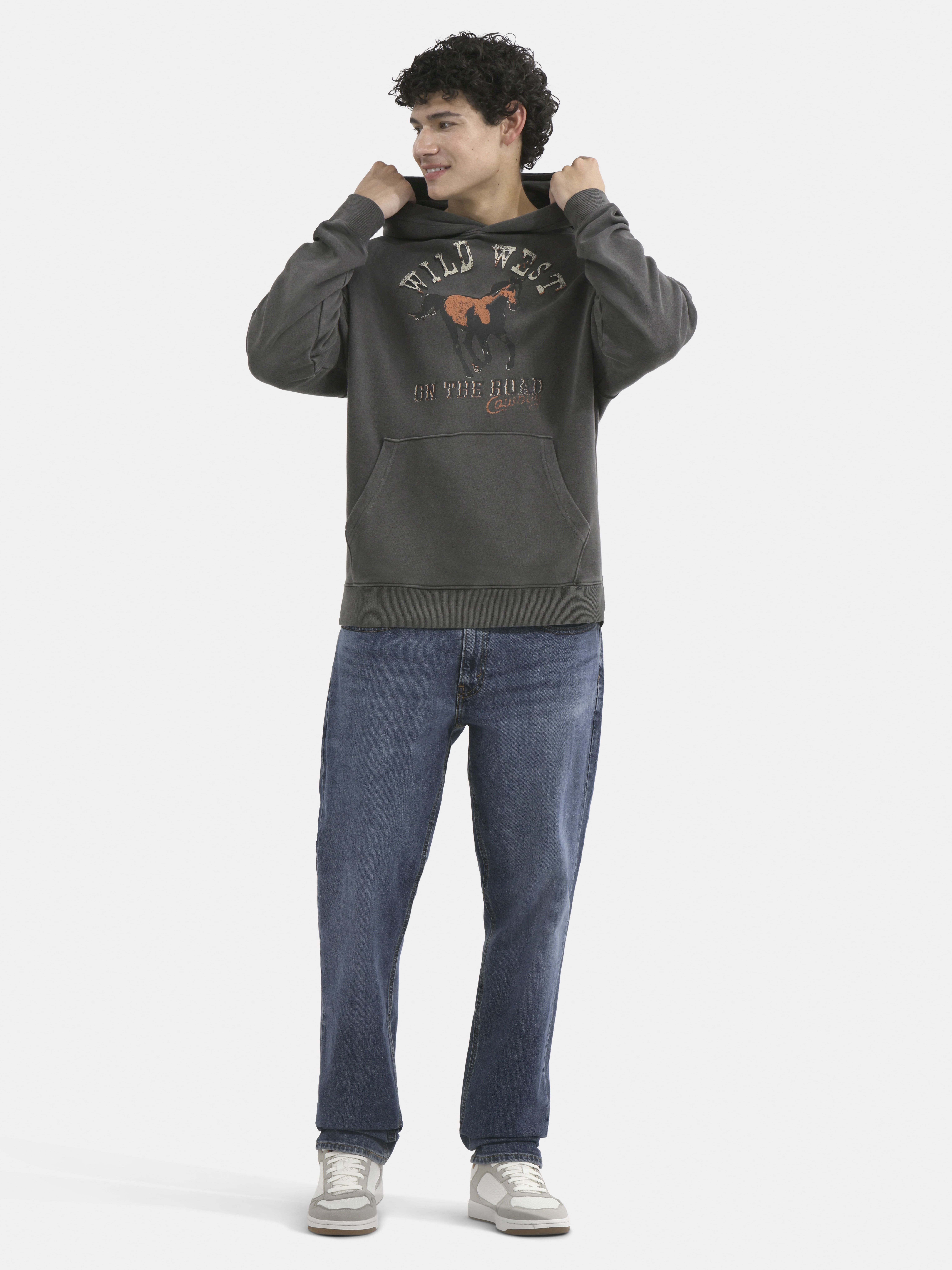 No Boundaries All Gender Oversized Graphic Hoodie with Long Sleeves, Men's and Big Men’s