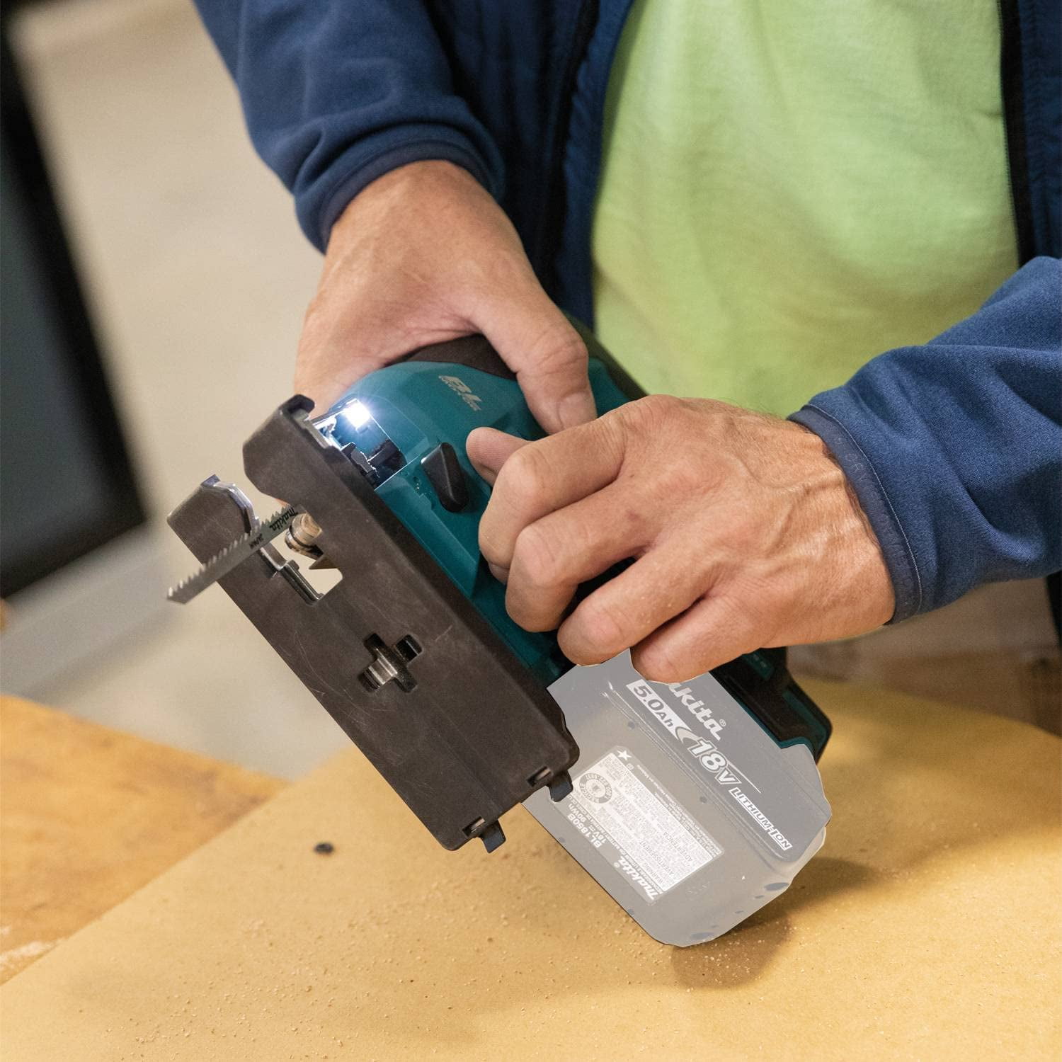 Makita 18V LXT Brushless Jig Saw, XVJ04Z Cordless Variable Speed Woodworking Tool, Compact Design with LED Light (Bare Tool)