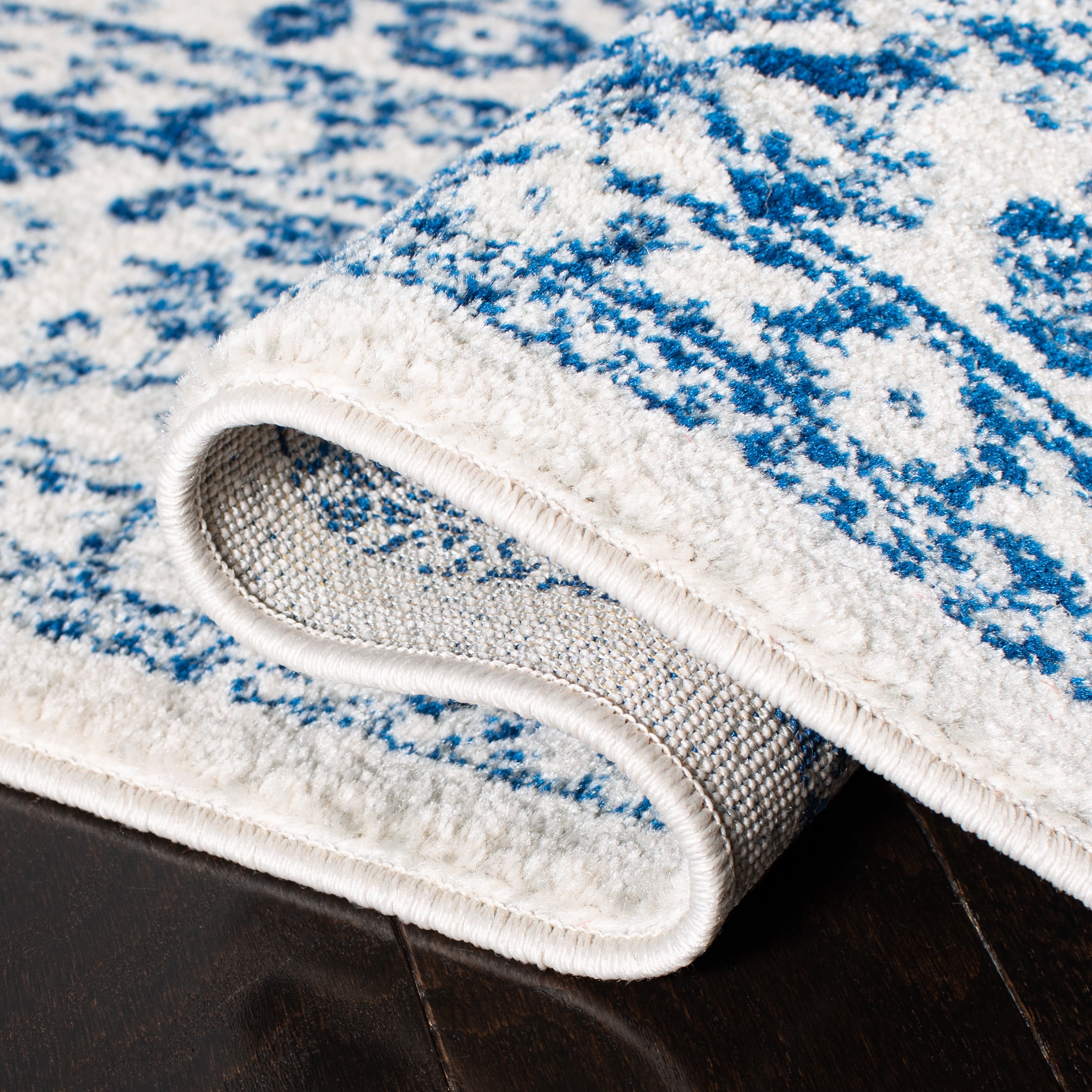 Safavieh Evoke Trena Floral Area Rug, Ivory/Navy, 3' x 3' Round