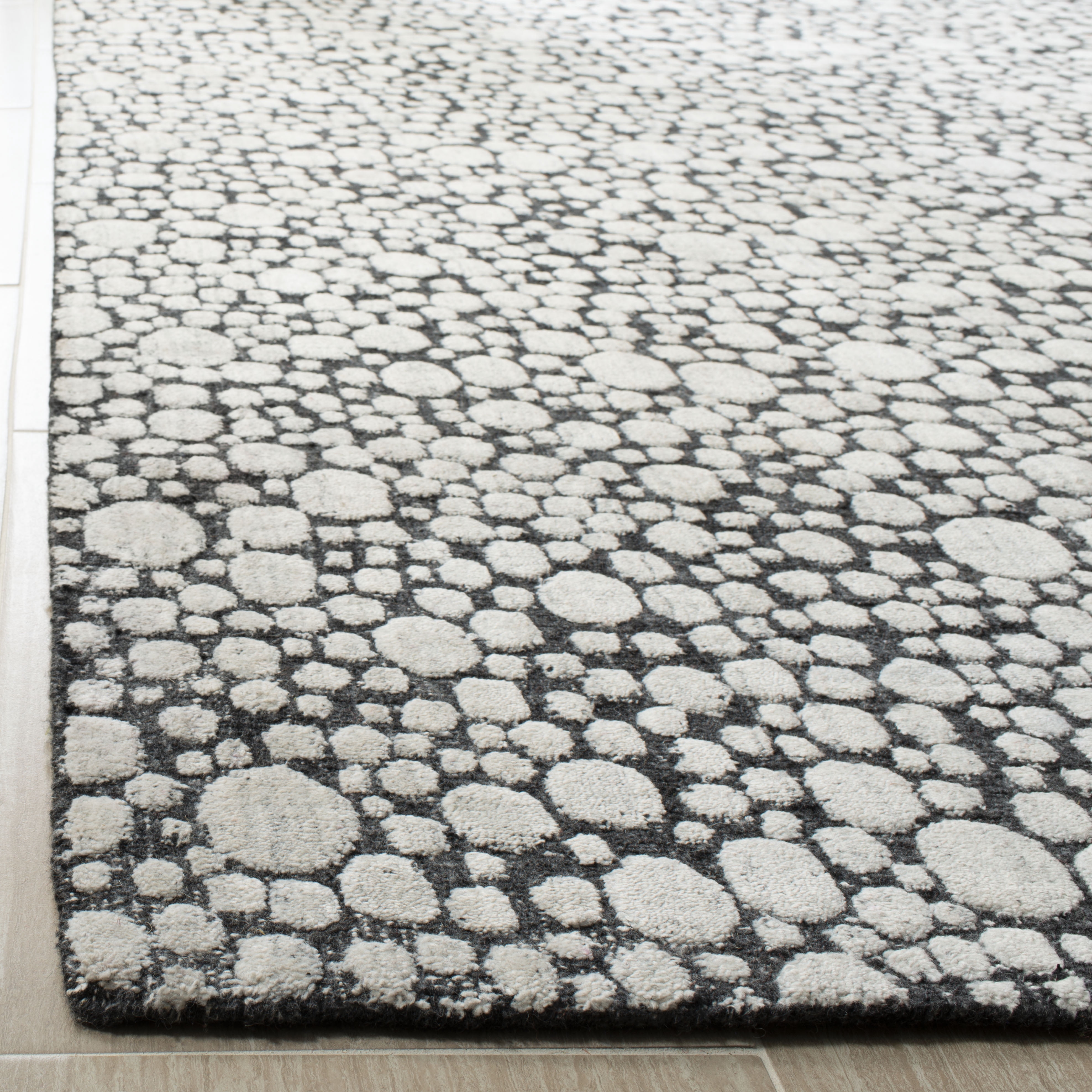 Safavieh Mirage Xanthia Geometric Area Rug, Charcoal/Cream, 8' x 10'