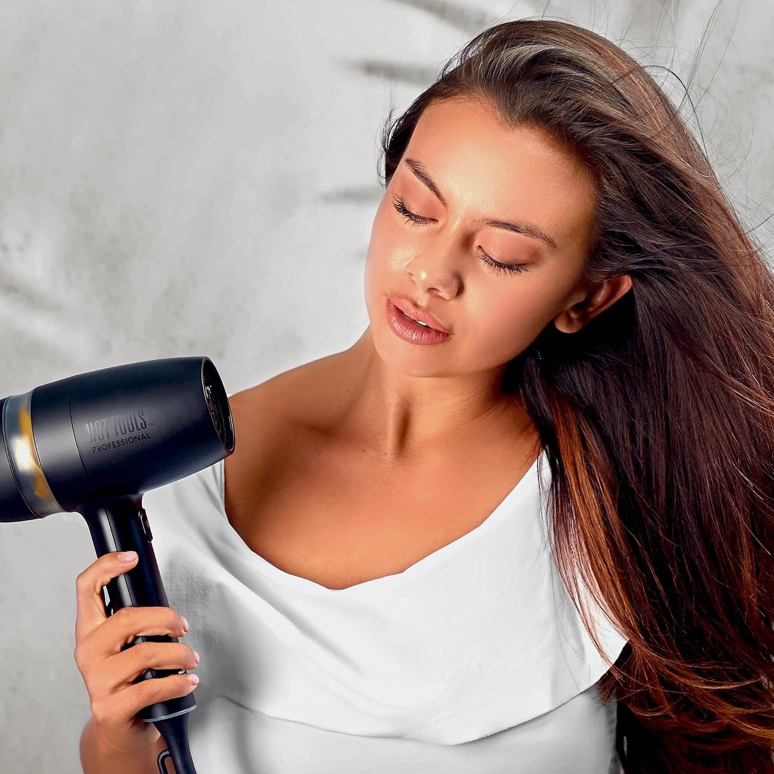 Hot Tools Black Gold Collection 1875 Watt Pro Artist Hair Dryer
