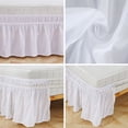 thumbnail image 1 of Falda de cama elástica, lavable, resistente a la decoloración, para casa, hotel, color blanco, tamaño Queen, 1 of 8