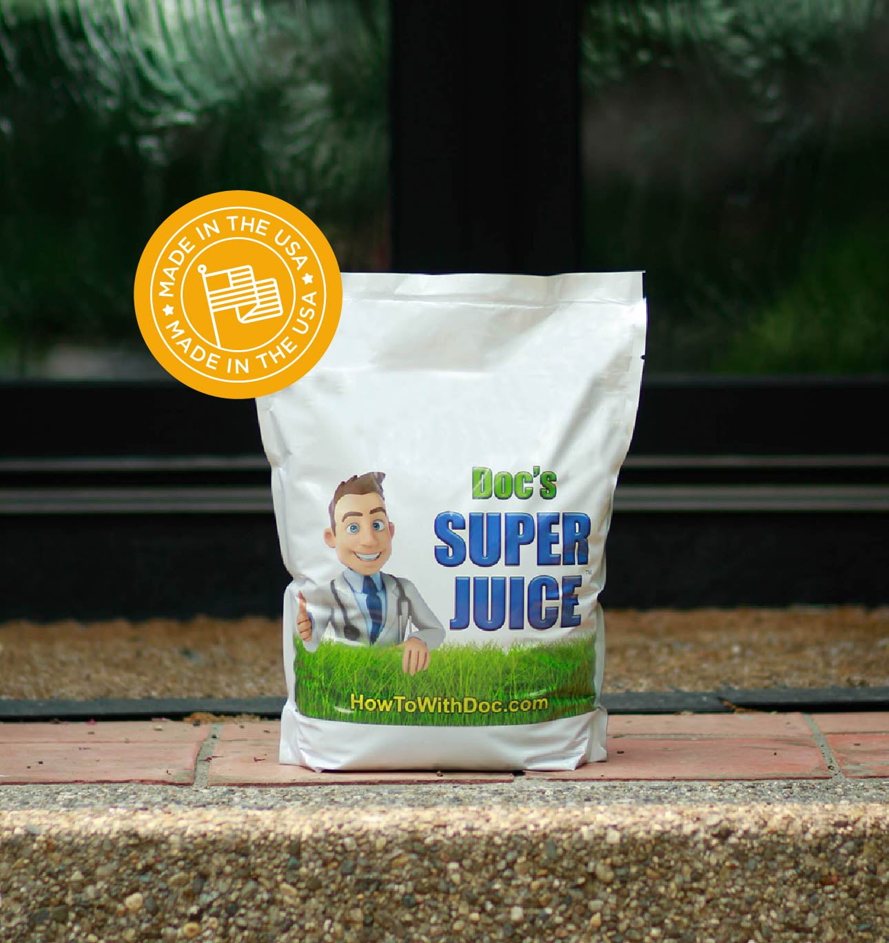 The Andersons Super Juice All in One Soluble Supplement Lawn Fertilizer 13.6 lbs. Covers up to 43,560 sq. ft.