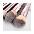thumbnail image 2 of Kit de 14 piezas de brochas sintéticas premium para base, polvos, correctores, sombras de ojos y rubor en tono dorado champán, 2 of 4