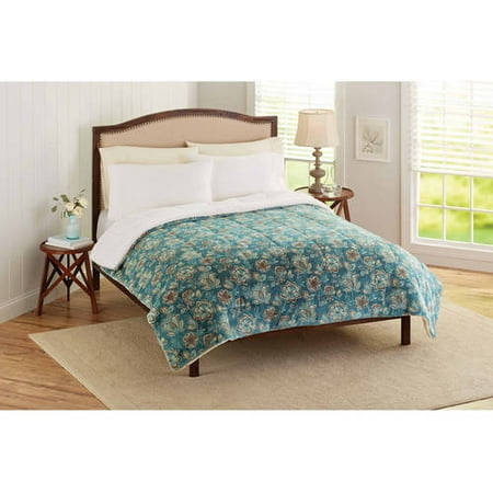 Better Homes & Gardens Velvet Plush Reverse to Sherpa Bedding Comforter, Full/Queen, Nimbus Blue Jacobean
