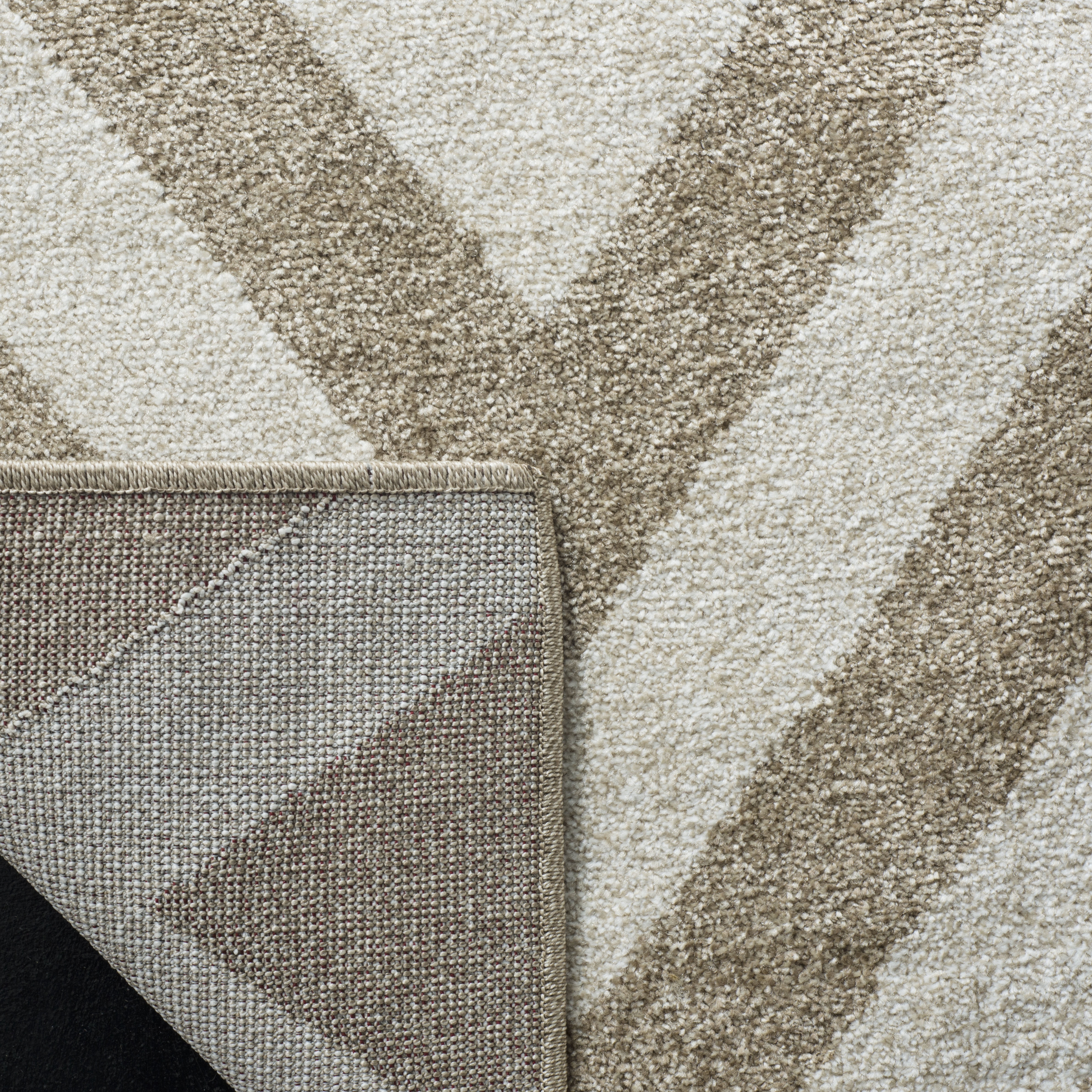 Safavieh Amherst Peronal Geometric Area Rug, Wheat/Beige, 4' x 6'