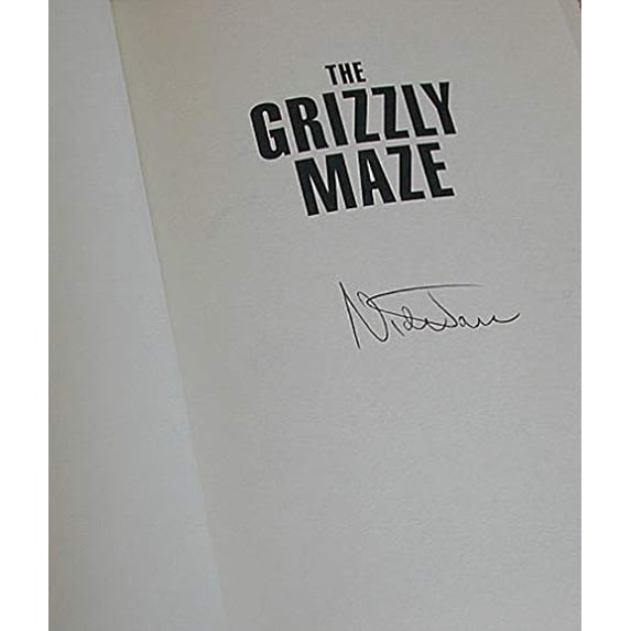 Pre-Owned The Grizzly Maze: Timothy Treadwell's Fatal Obsession with Alaskan Bears (Hardcover) 0525948864 9780525948865