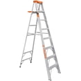 thumbnail image 1 of Escalera de tijera Tipo ll Truper EST-27 7 escalones con bandeja, 1 of 3
