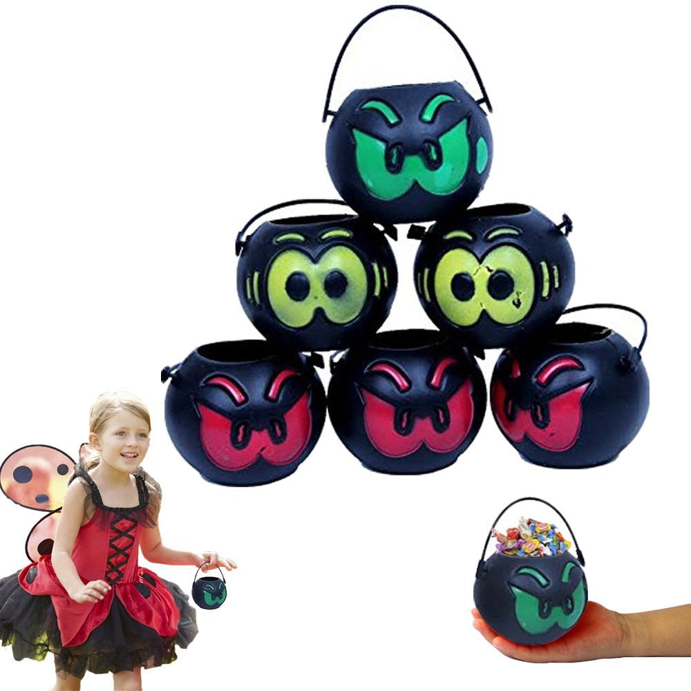Dazzling Toys Halloween Set Kids Halloween Party Pirate Costume Set 12 Halloween Candy Holders and 12 Pirate Rings. Includes 1 Mask