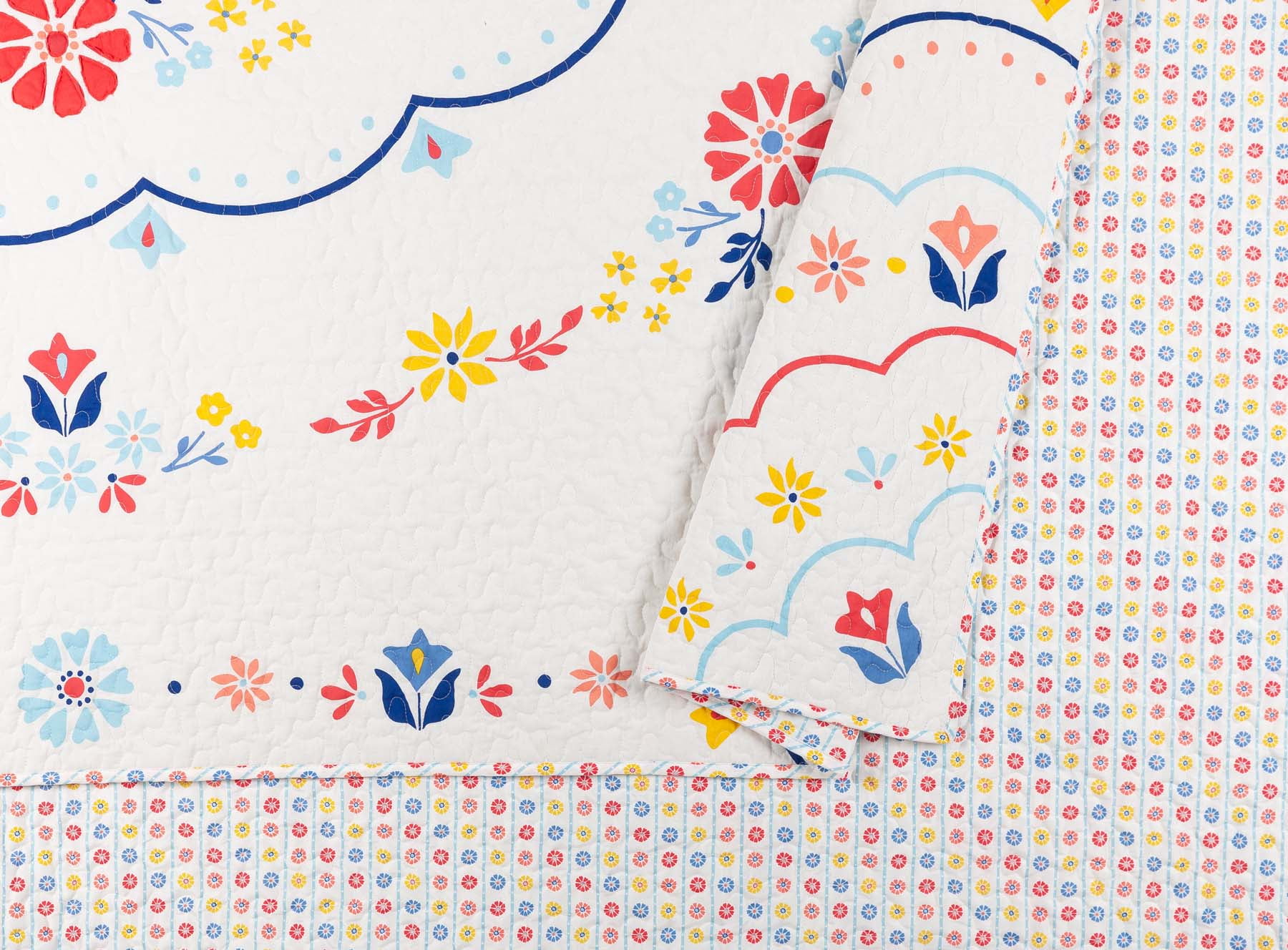 The Pioneer Woman Mazie Medallion Full/Queen Cotton Quilt, Multi-Color