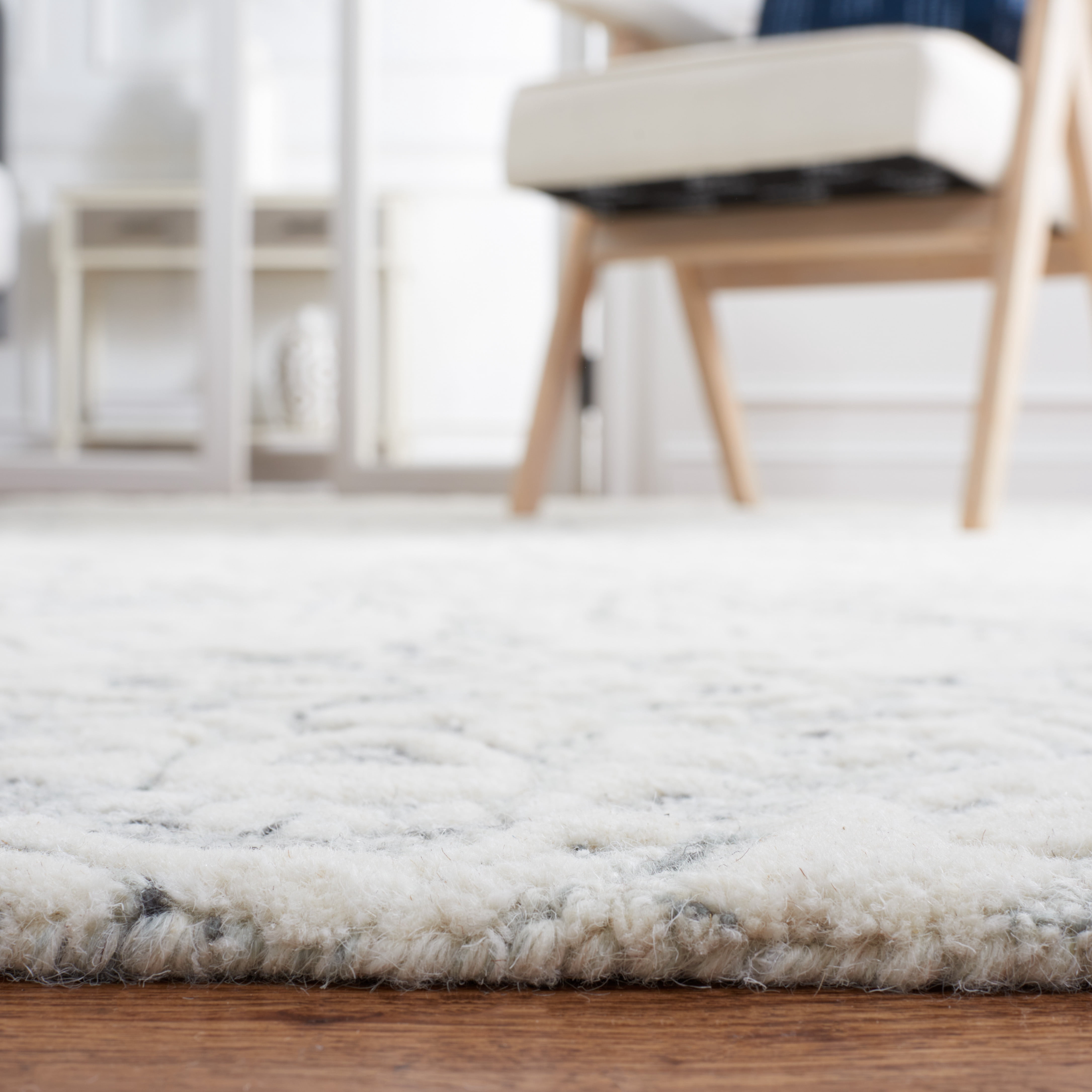 SAFAVIEH Metro Della Medallion Area Rug, Grey/Ivory, 8' x 10'