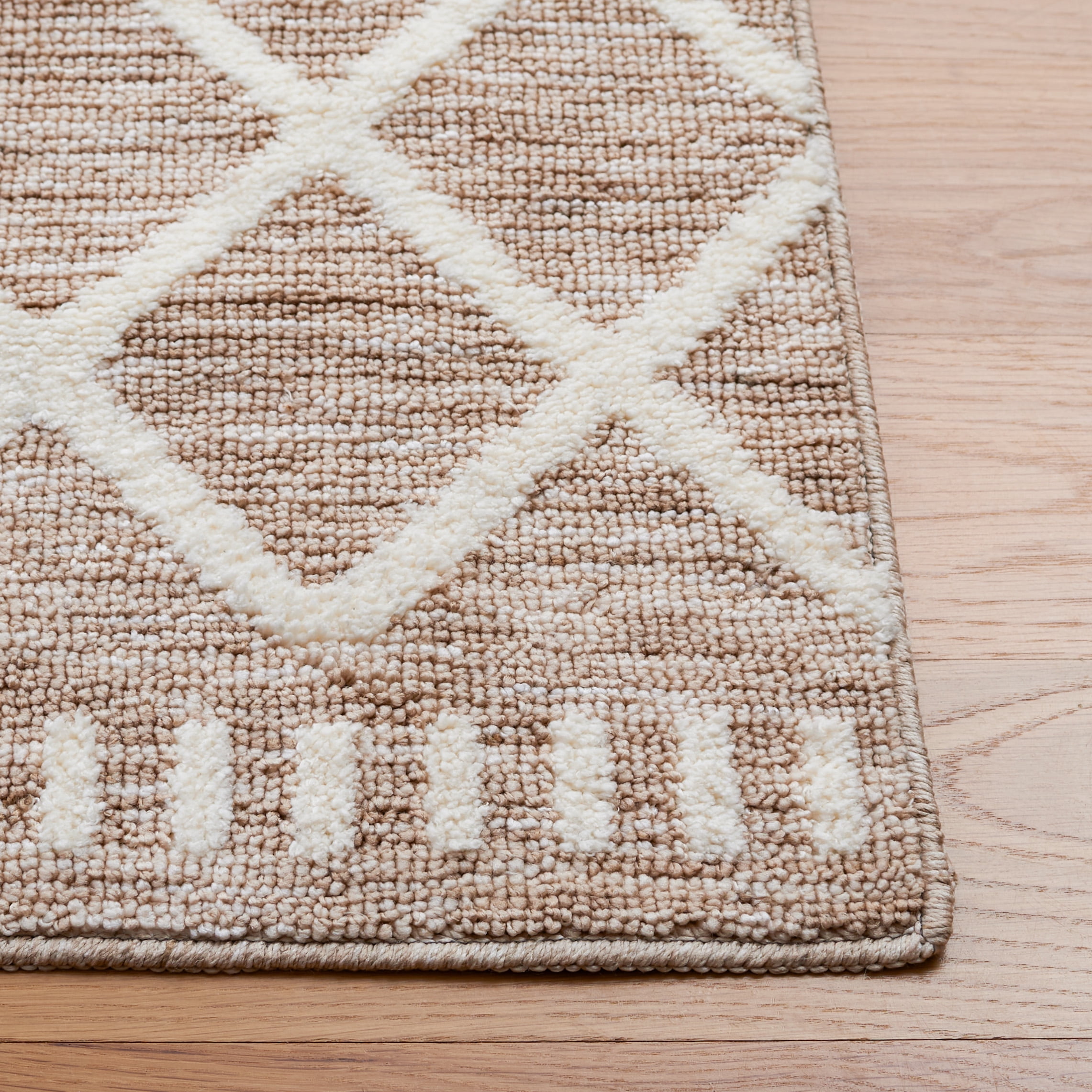 Safavieh Easy Care Dilara Cross Polyester Machine Washable Area Rug, Beige/Ivory, 5' x 8'
