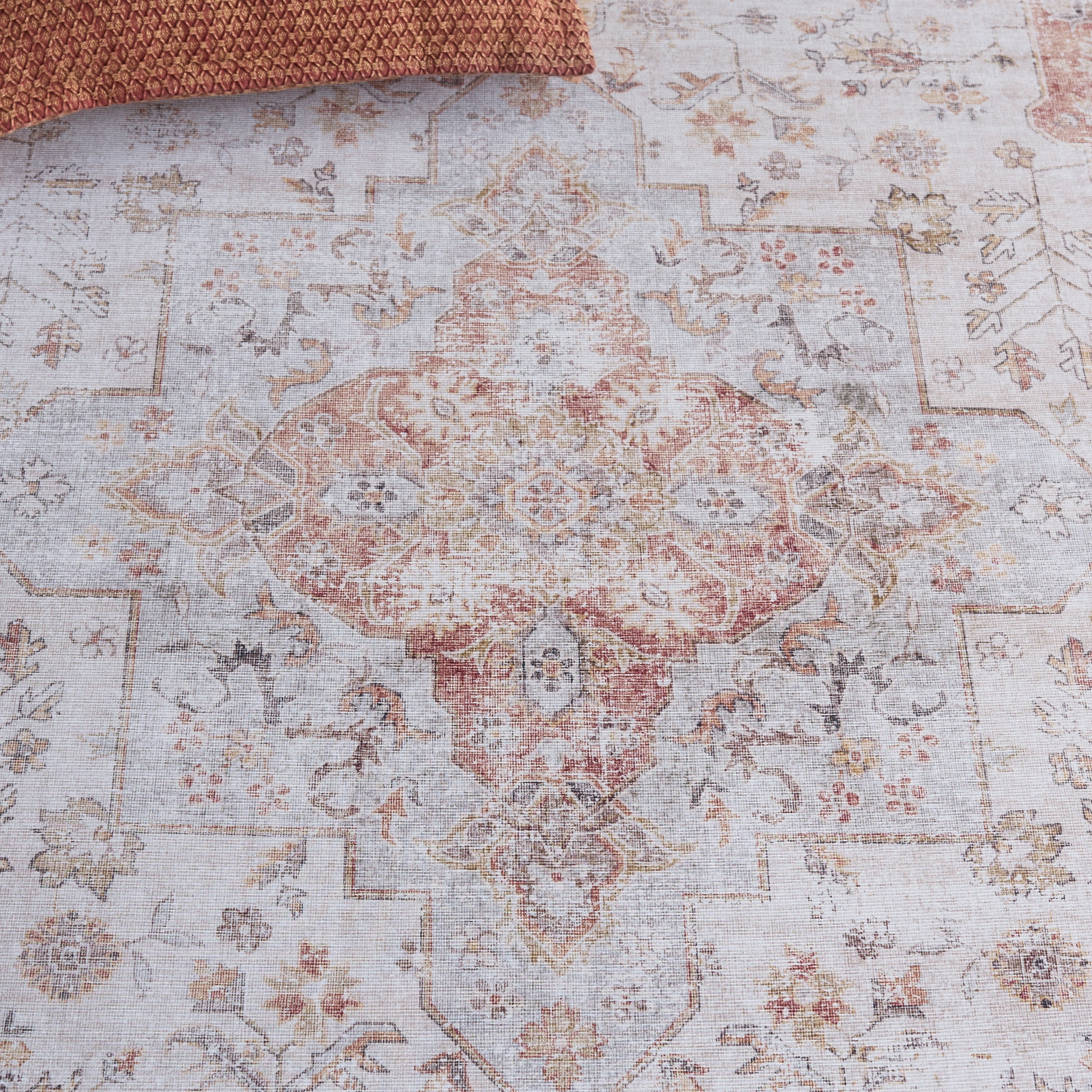 Safavieh Tucson Nazca Oriental Machine Washable Area Rug, Light Gray/Rust, 8' x 8' Round