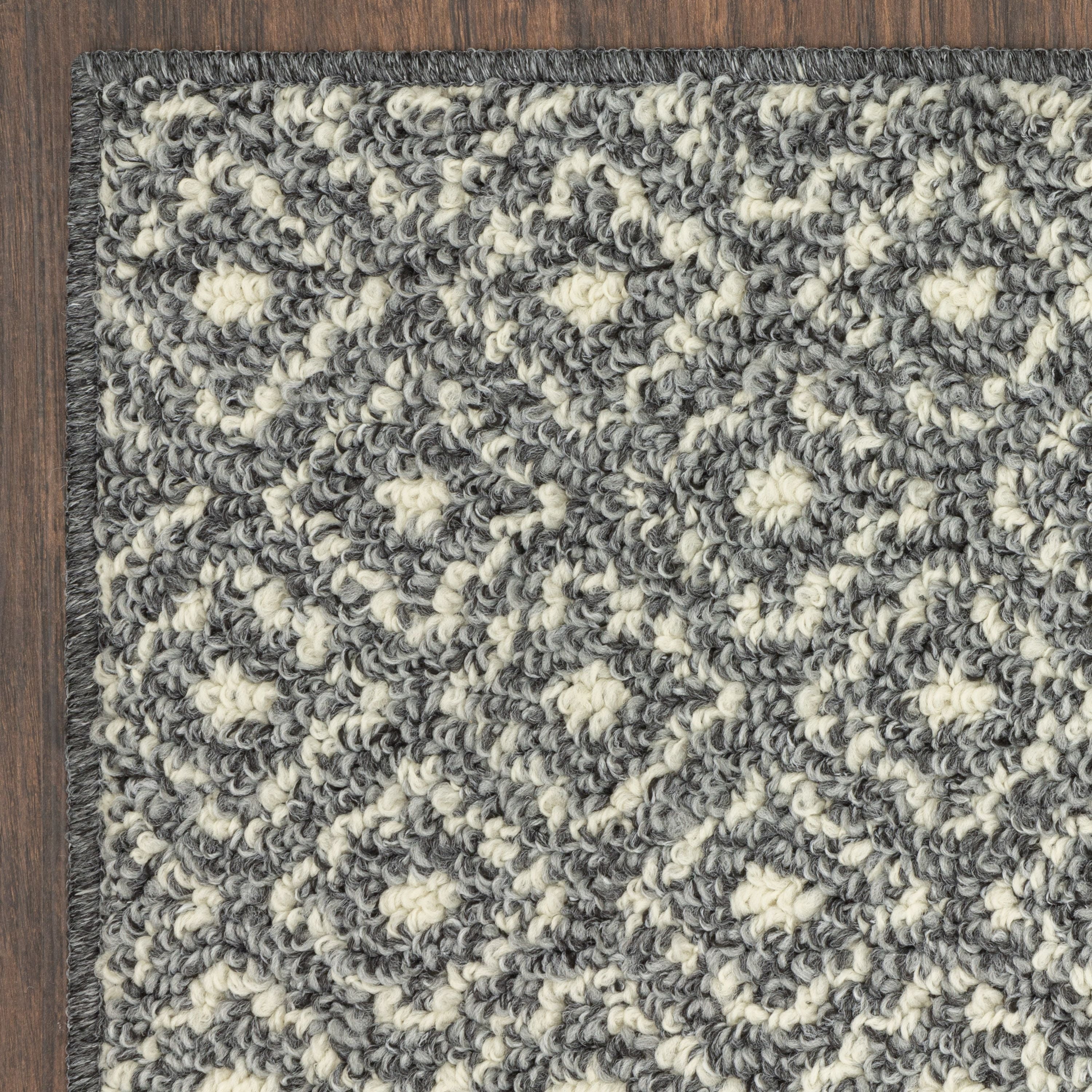 Mainstays Geometric Diamond Black Tonal Olefin Indoor Accent Rug, 1'8" x 2'10", Skid-Resistant