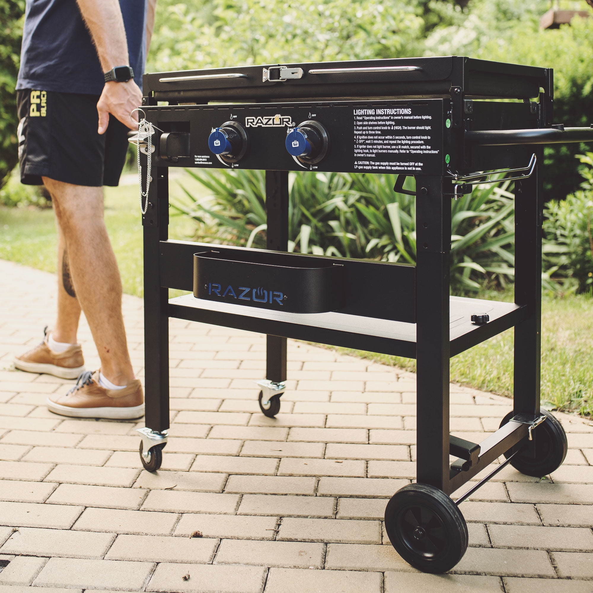 RAZOR 2 BURNER GRIDDLE GRILL with FOLDABLE SHELVES