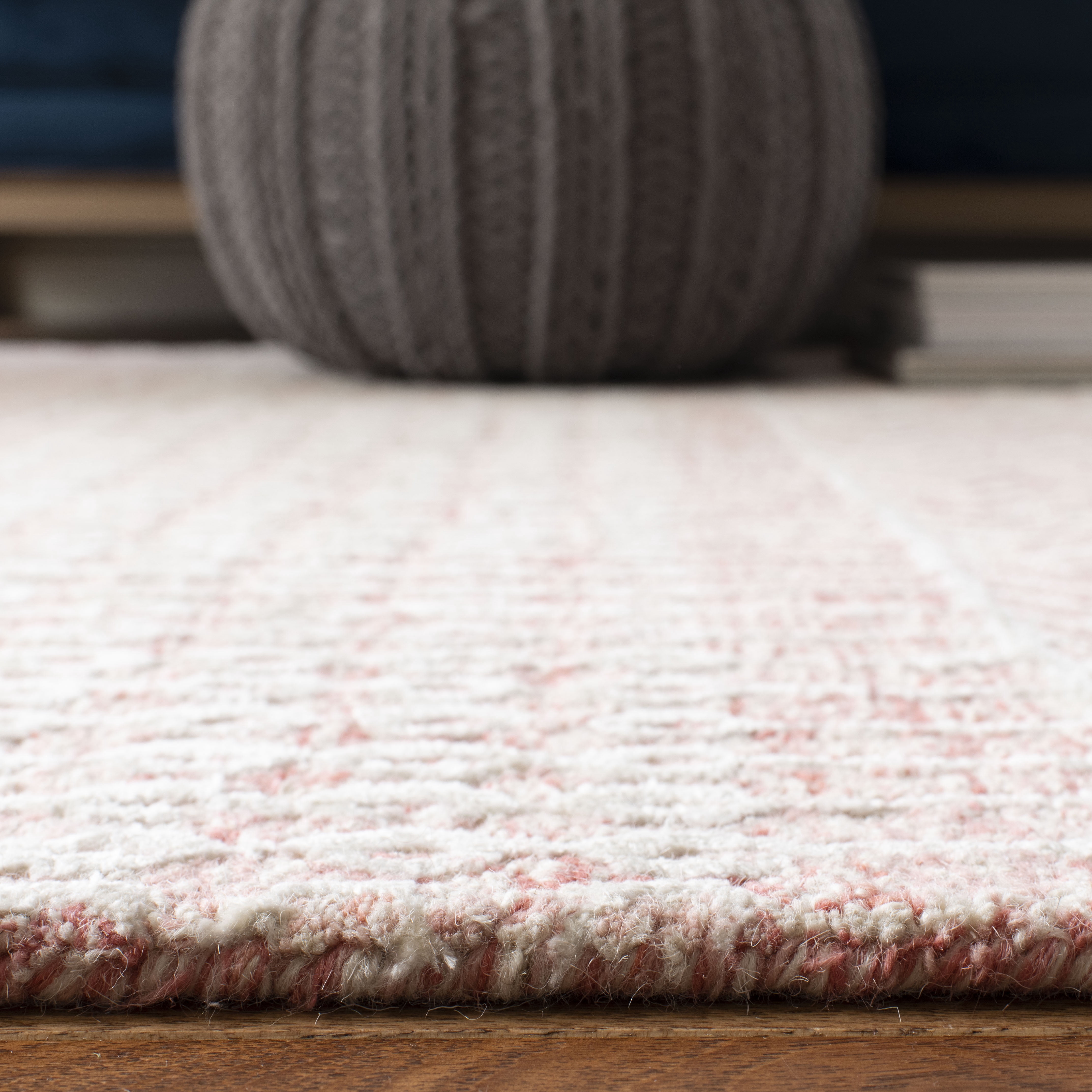 SAFAVIEH Glamour Andreas Geometric Area Rug, Light Pink/Ivory, 6' x 9'