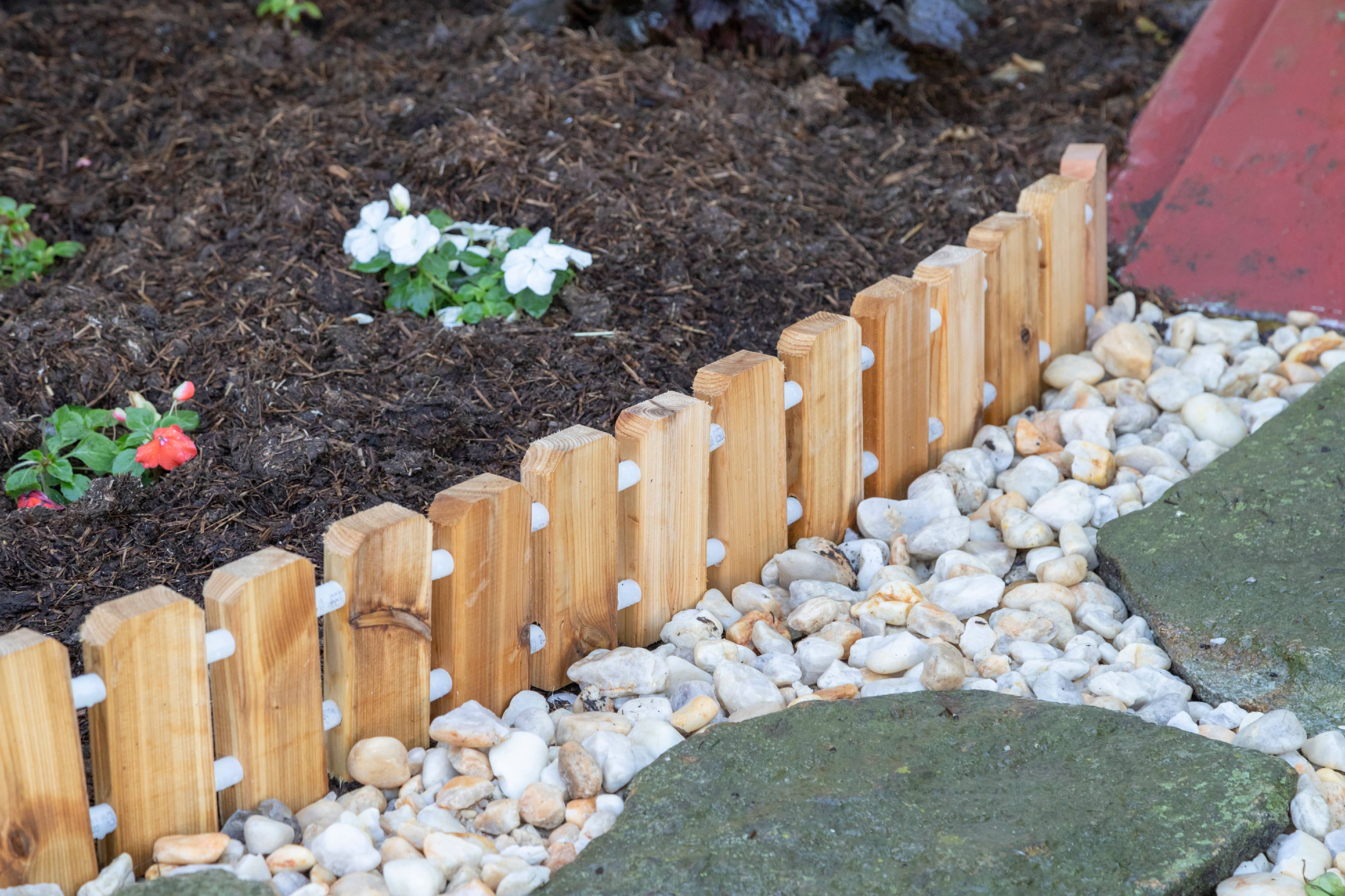 Furniture Barn USA™ Garden Edging in Cedar Wood Multiple Lengths