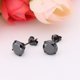 thumbnail image 3 of Pendientes de acero inoxidable de titanio y titanio japoneses y coreanos con cuatro garras y circonitas antialérgicas, 3 of 5