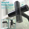 thumbnail image 3 of Grifo de cocina Cenosa Waterfall con pulverizador desplegable, color negro, 3 of 7