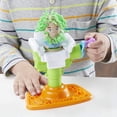 thumbnail image 4 of Set de Peluquería Play-Doh Buzz 'n Cut con Accesorios, 4 of 7