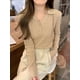 thumbnail image 4 of 2024 nuevo suéter femenino otoño medio abierto jersey con solapa en V versión coreana de manga larga usando suéter suelto tops ajustados con botones, 4 of 4