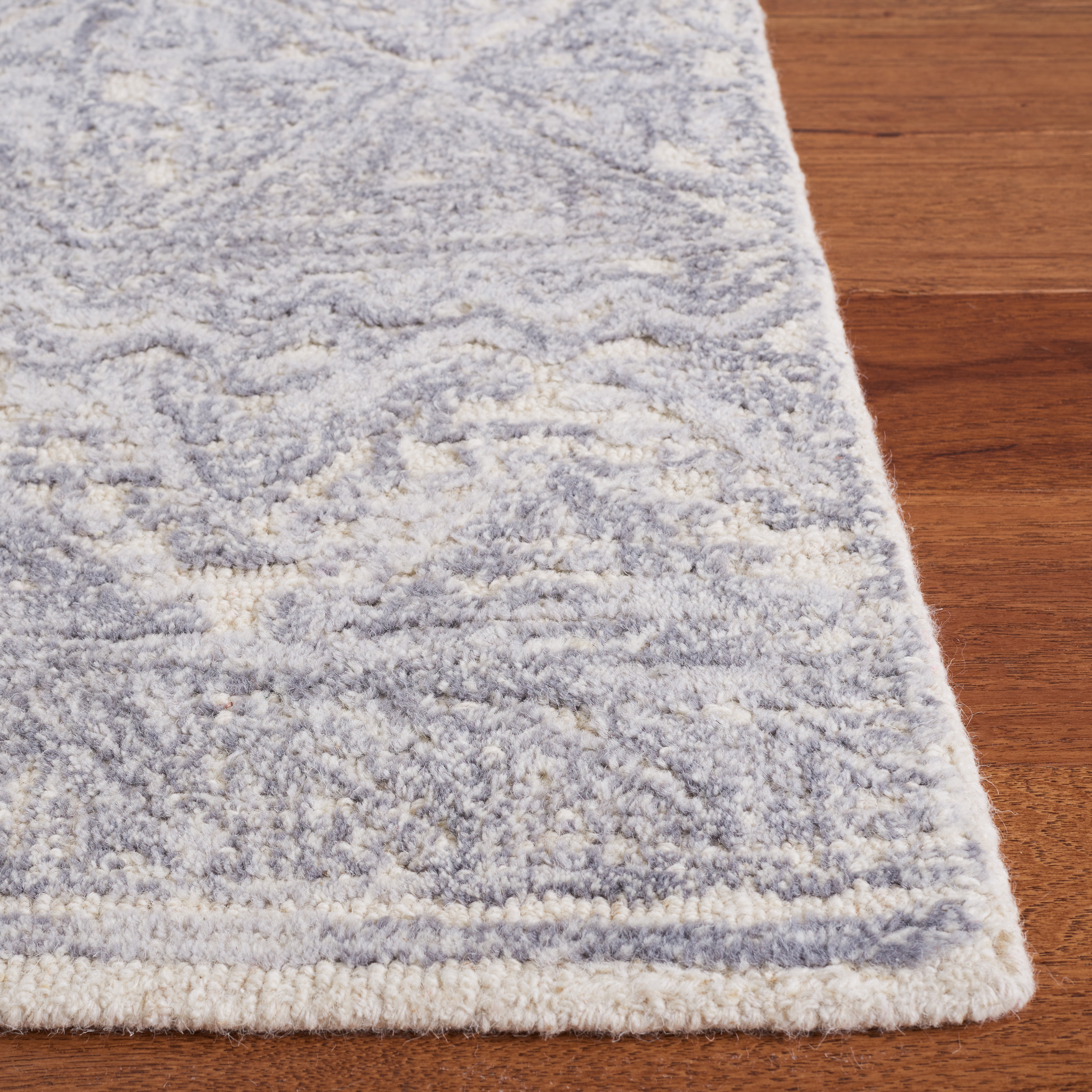 SAFAVIEH Metro Kathleen Diamond Runner Rug, Grey/Ivory, 2'3" x 9'