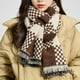 thumbnail image 4 of Bufanda de invierno, Bufandas cálidas, Accesorios para clima frío, Bufandas con flecos, 4 of 5