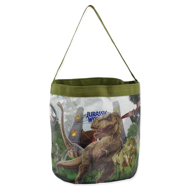 bolsa de tela jurassic world dinosaurs plegable de nailon verde, bolsa tipo cubo con estampado frontal de dinosaurios (T‑Rex, Pteranodon, Stegosaurus, velociraptors), cuerpo y forro de nailon, borde y asa verde de 1 pulgada, 9 x 9 pulgadas, plegable y de fondo circular. A menudo se usa para juguetes, días de playa o como bolsa de regalo infantil.